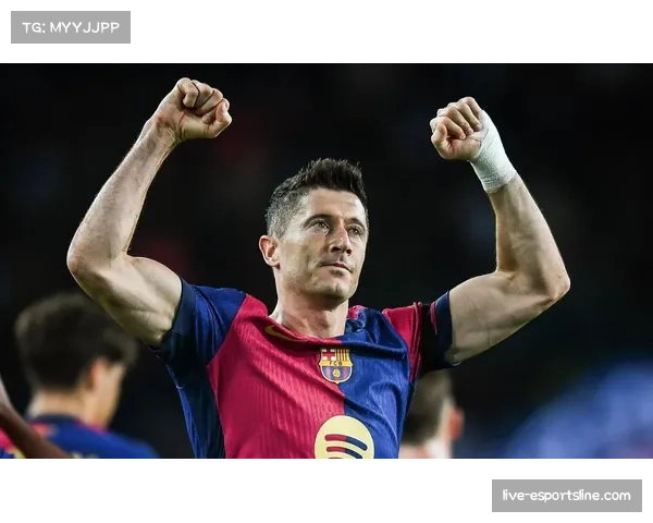 巴萨5-0大胜副班长，莱万上演帽子戏法